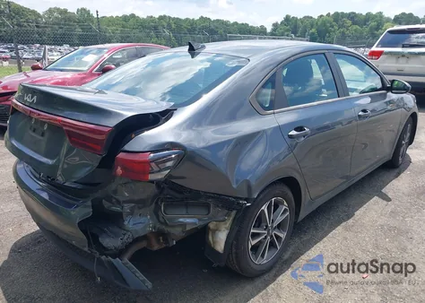 2022 Kia Forte Lxs z USA, uszkodzony, nr VIN 3KPF24AD5NE417853
